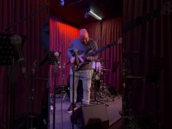 Соло на So What by Miles Davis, в фанковом варианте. Бас Dingwall ABZ Custom