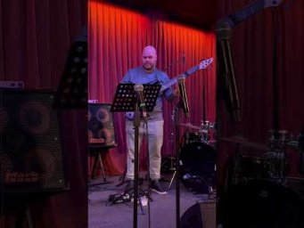 Слэповое соло на Run for Cover by MarcusMiller, на джеме в Клубе Бутмана. Бас Dingwall ABZ Custom